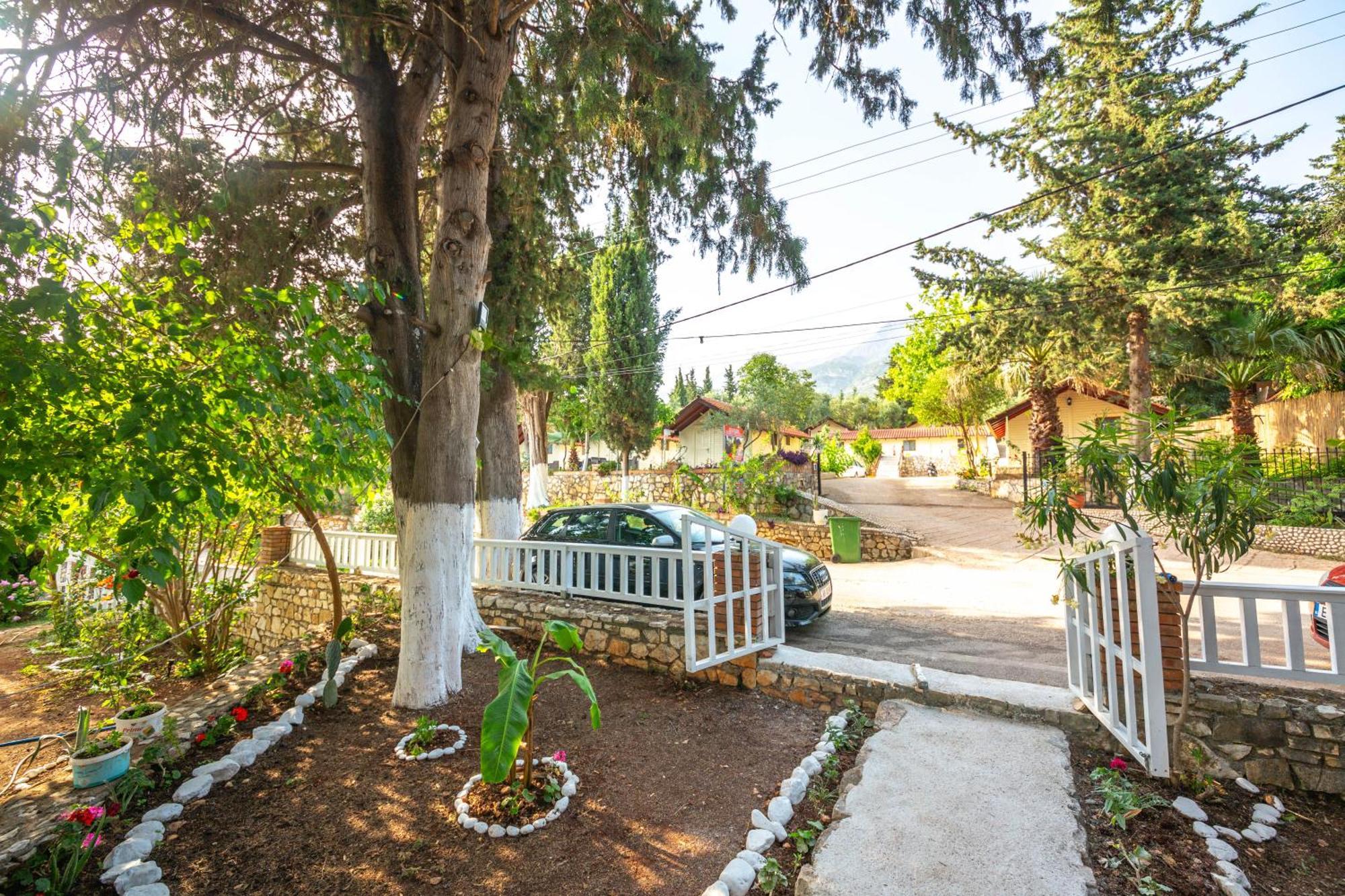 Lodges Shen Nikolla Dhermi Exterior photo