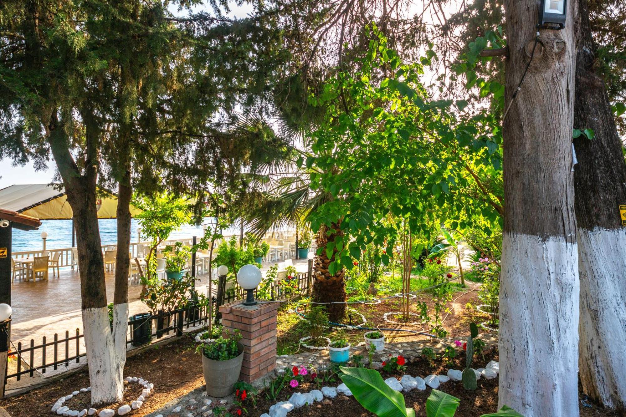 Lodges Shen Nikolla Dhermi Exterior photo
